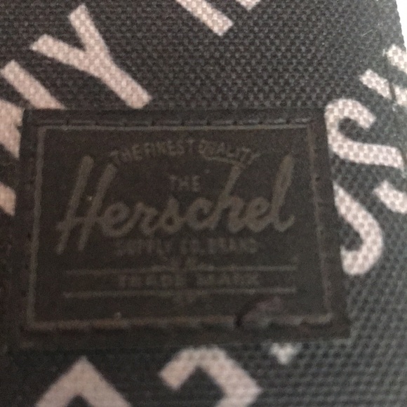 Herschel Supply Company billfold wallet - Picture 2 of 4